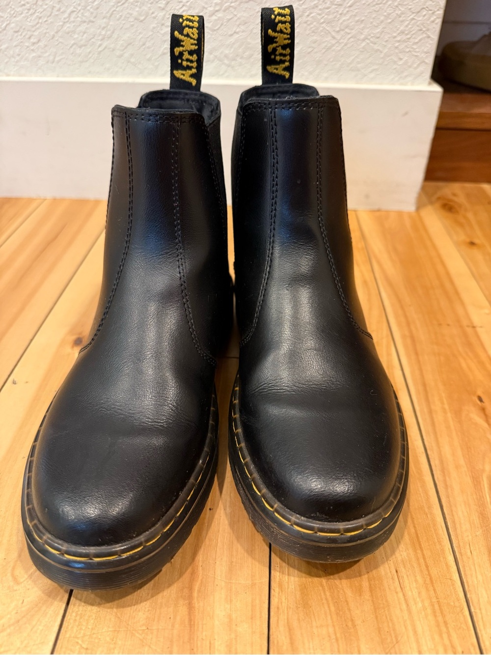 Dr. Martens Black Leather Chelsea Boots size 6 womans